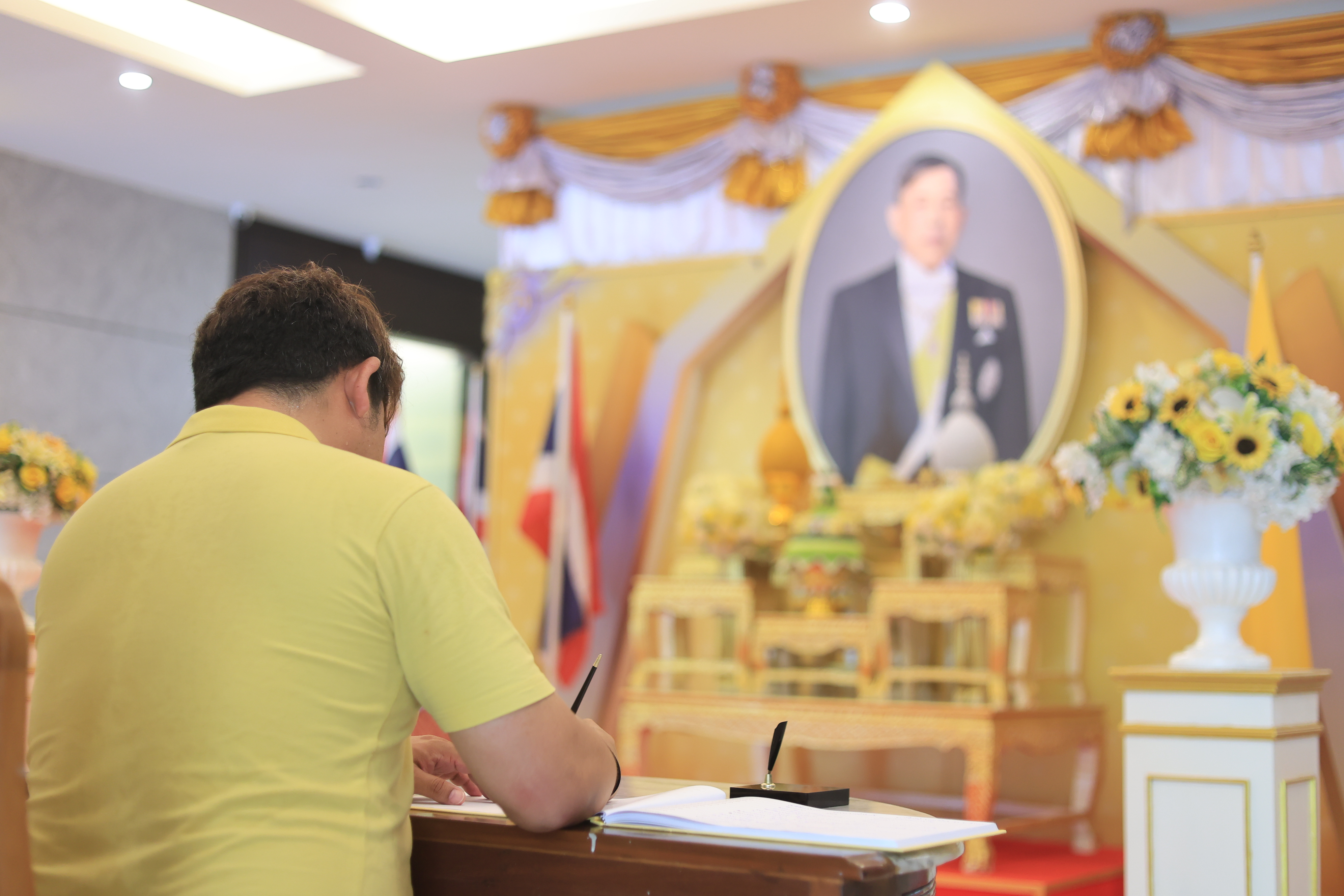 title - ส.ป.ก. ร่วมเฝ้ารับเสด็จฯ พระบาทสมเด็จพระเจ้าอยู่หัว และ สมเด็จพระนางเจ้า ฯ พระบรมราชินี เนื่องในโอกาสเสด็จพระราชดำเนินไปในการ พระราชพิธีเฉลิมพระชนมพรรษา 28 กรกฎาคม 2569
